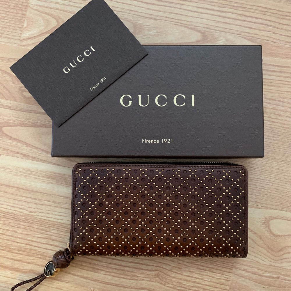 NWT GUCCI zip around wallet